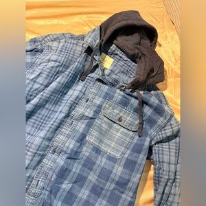 American Eagle Outfitters Two-Toned Blue Plaid Hooded Flannel